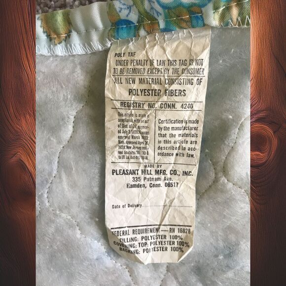 Vintage Blue Floral Bed Spread Light Wieght 106" x 92" - Picture 5 of 6